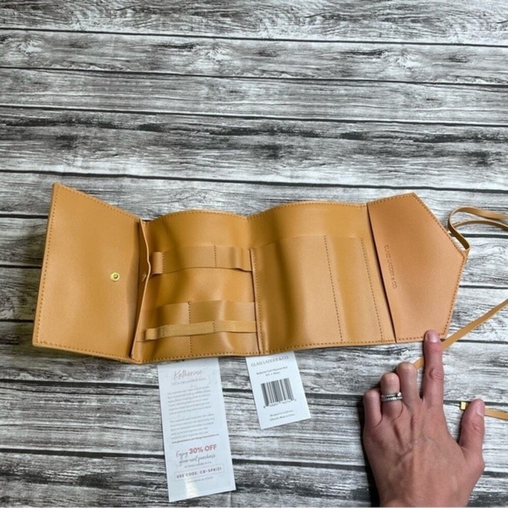 Glass Ladder & Co Katherine Tech Organizer Roll Vegan Leather Brown - Picture 2 of 13